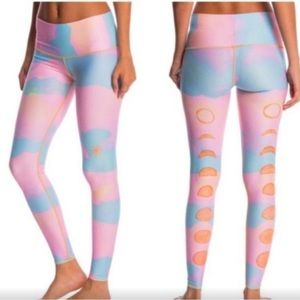 Teeki women’s high waisted Size M
Barely worn